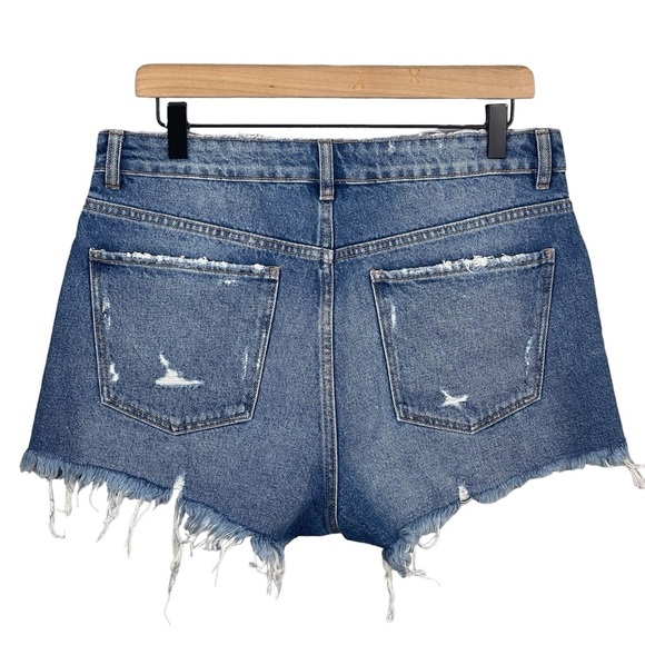 Zara Shorts Womens 8 x 2.5" High Rise Button Fly Raw Hem Denim Cutoff Festival - Picture 3 of 4